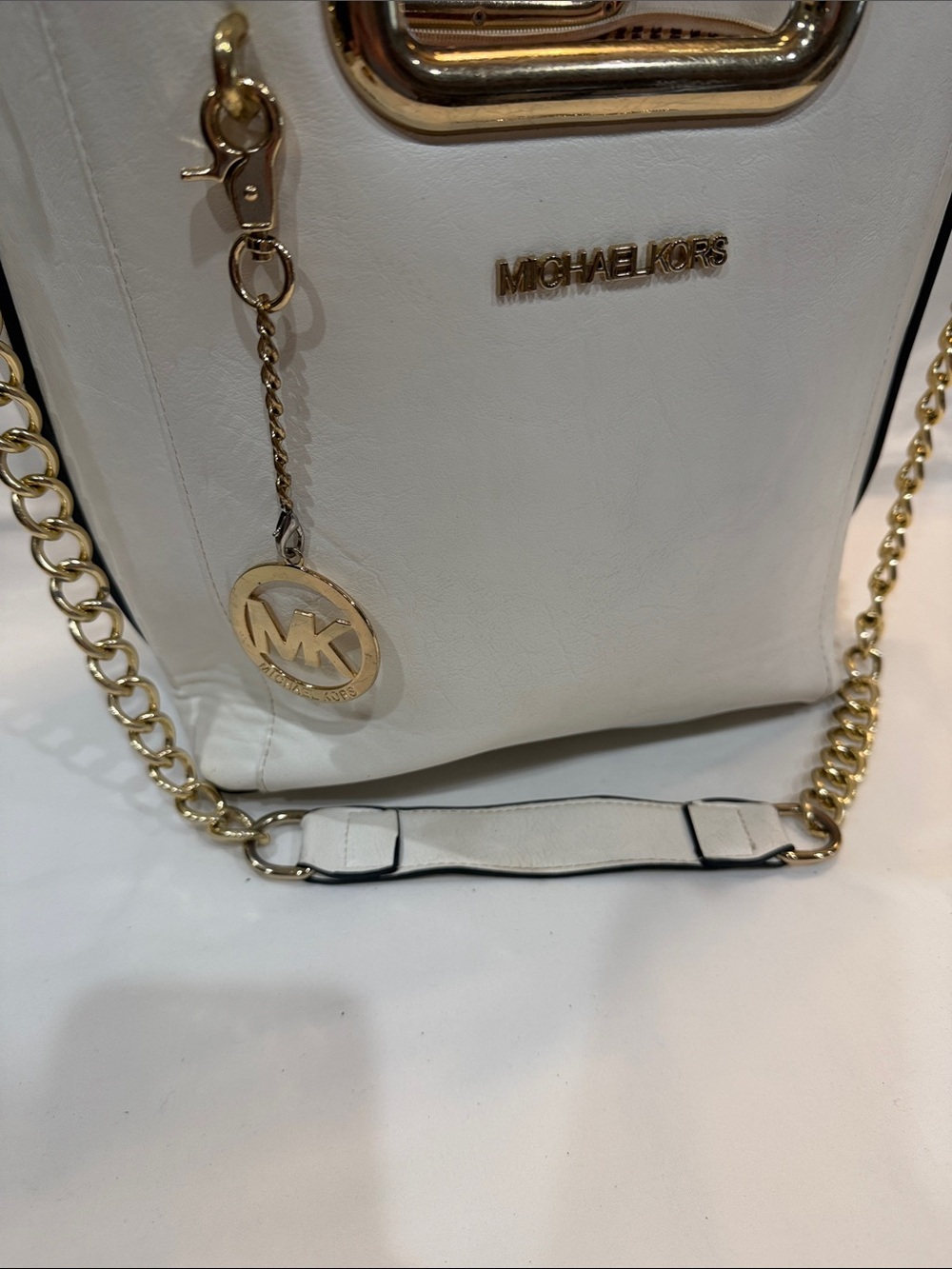 Michael Kors White Leather Tote with Gold Chain and Wood-Accent Handles - Picture 2 of 10